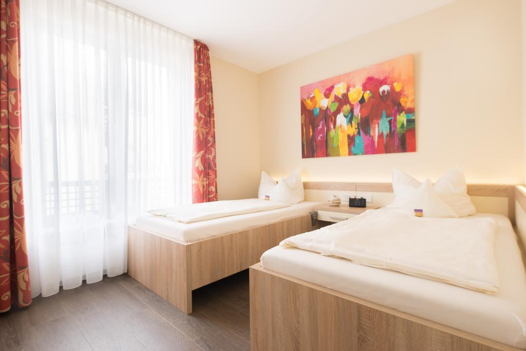 Gda Hotel Am Schlosspark バート・ホンブルク エクステリア 写真
